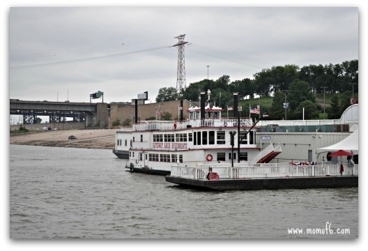 Gateway Arch Riverboat Cruises in Saint Louis, Missouri - Kid-friendly Attractions | Trekaroo