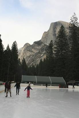 7 Best Outdoor Ice Skating Rinks in Los Angeles for Kids and Families This  Holiday Season