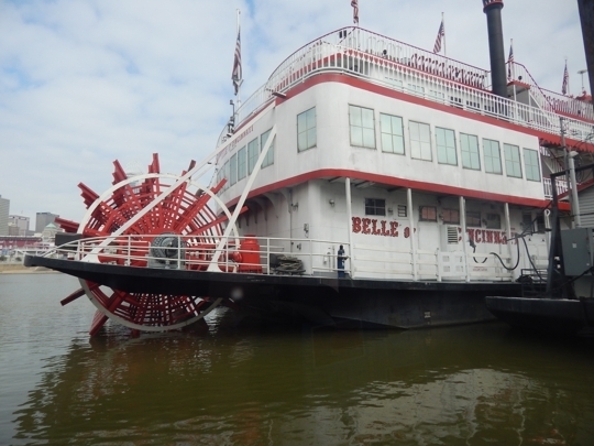 newport riverboat
