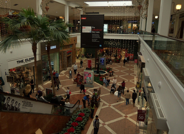 Fashion Valley Mall in San Diego, California - Kid-friendly Attractions