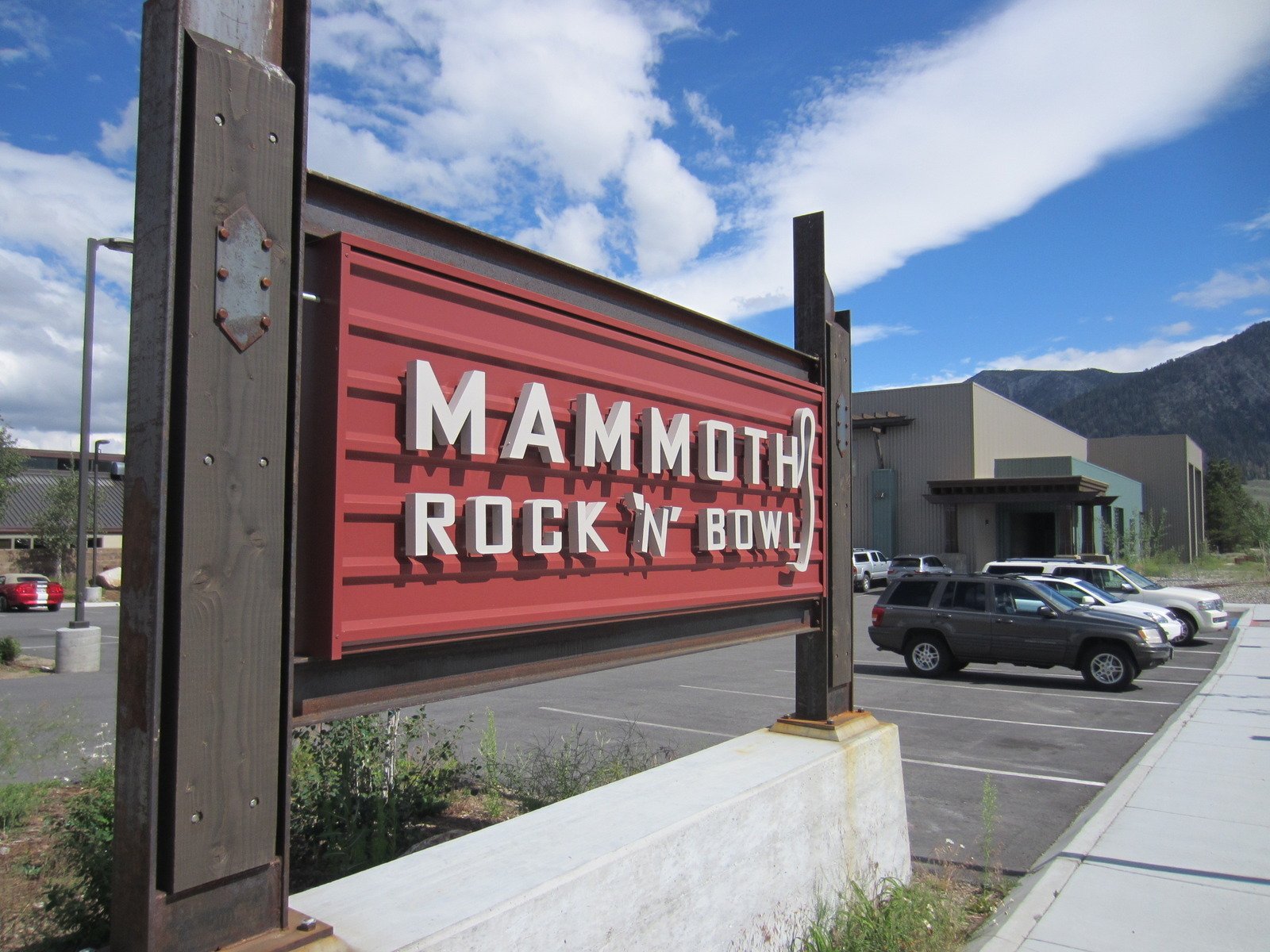 Mammoth Rock 'n' Bowl in Mammoth Lakes, California Kidfriendly