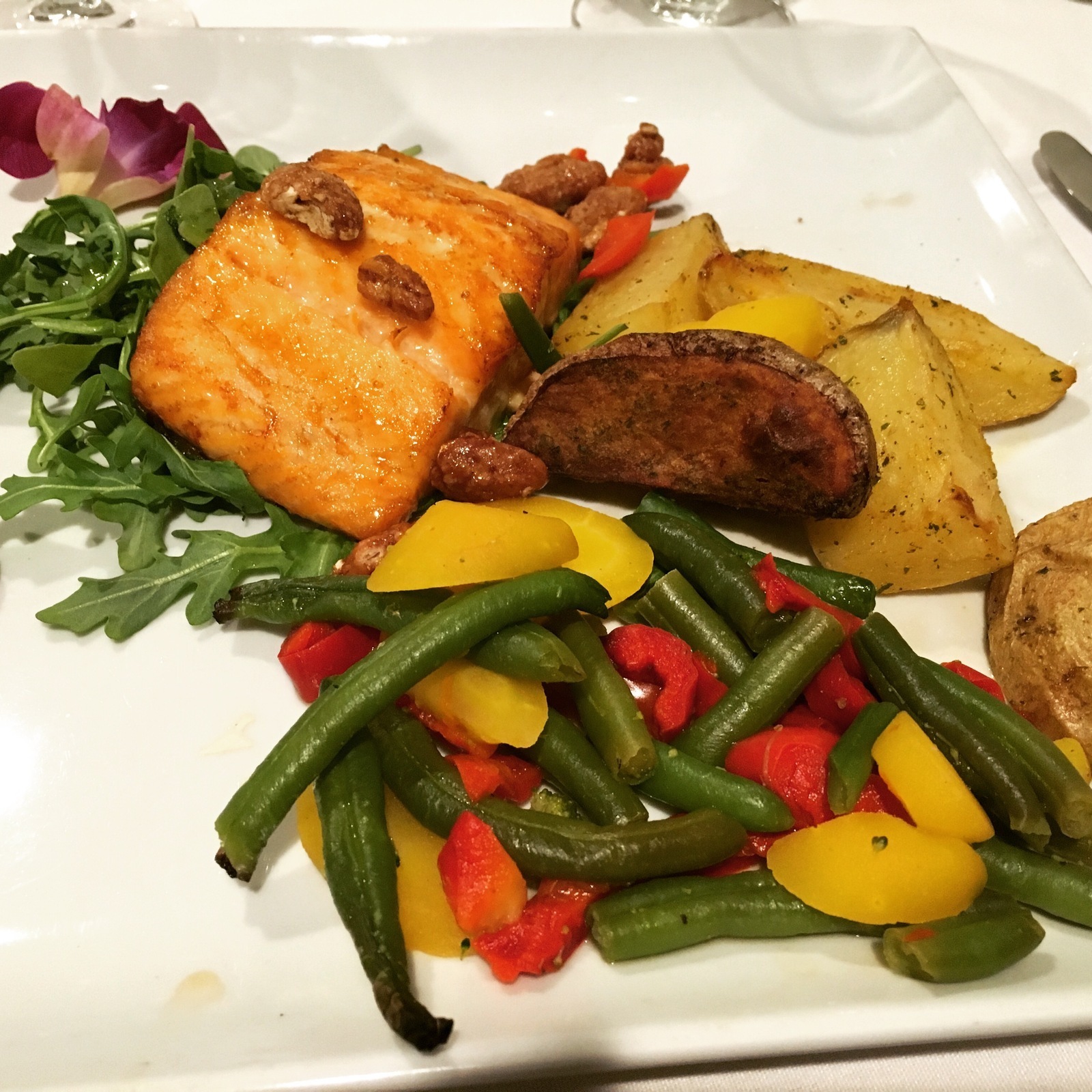 Split Rock Resort & Golf Club in Lake Harmony, Pennsylvania - Kid-friendly  Restaurants | Trekaroo