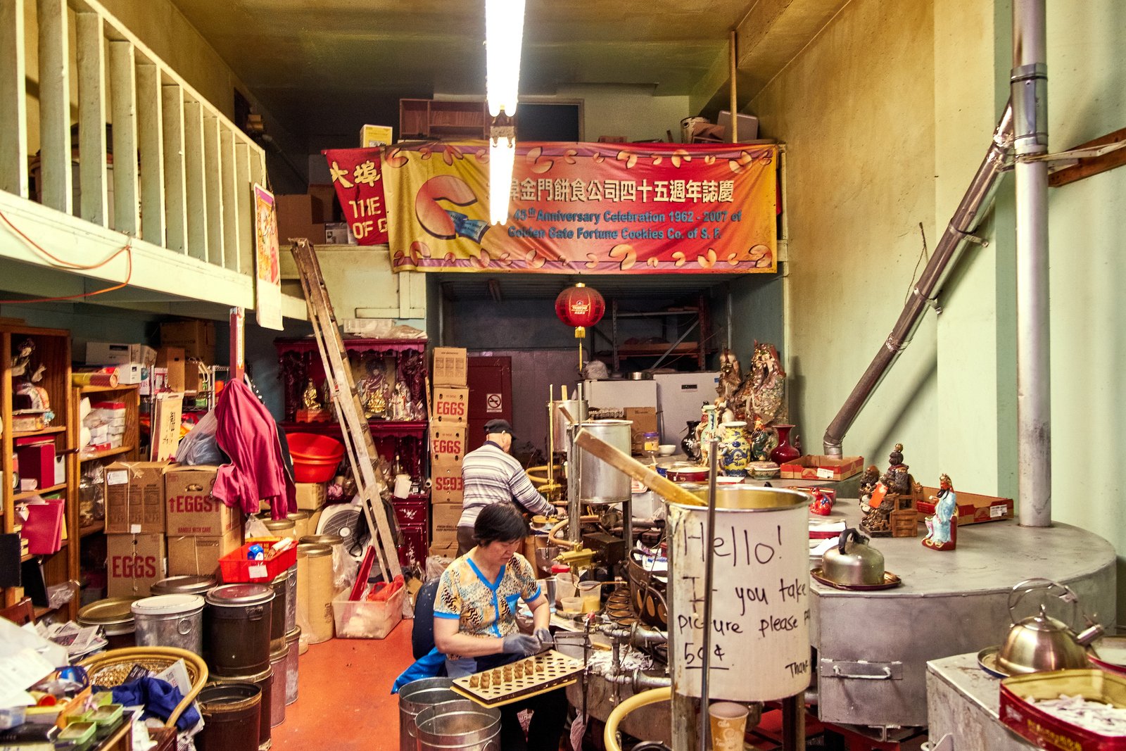 Golden Gate Fortune Cookies Company in San Francisco, California - Kid ...