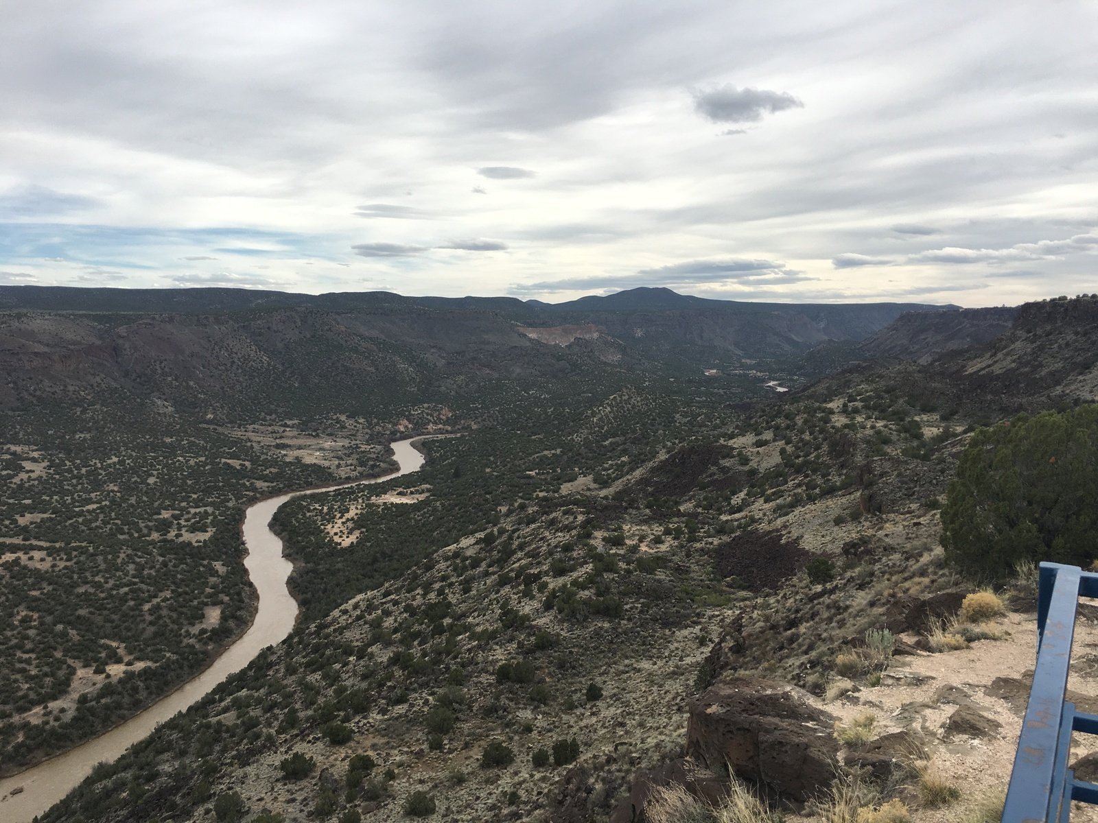 white-rock-overlook-in-white-rock-new-mexico-kid-friendly