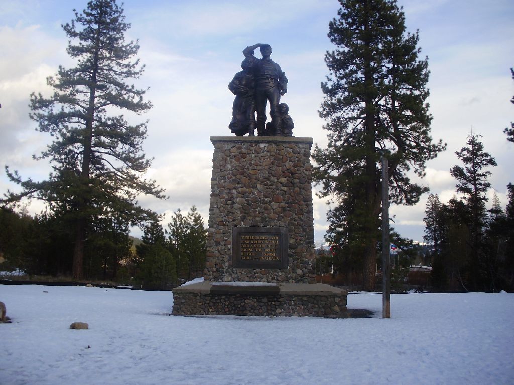 are dogs allowed at donner state park