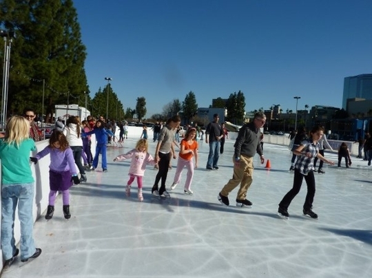 Dec 10, 'Woodland Hills On Ice' Outdoor, Holiday Ice-Skating Rink 2022-23:  Woodland Hills