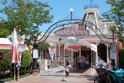 Plaza Inn - Disneyland in Anaheim, California - Kid-friendly